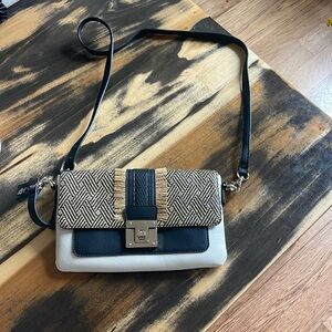 Crossbody purse